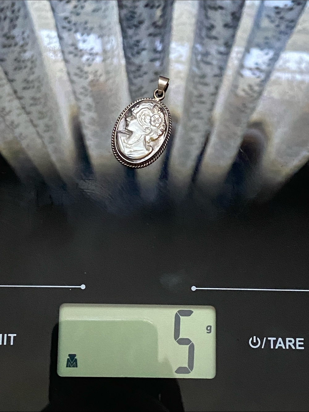 Sterling Silver Cameo Pendant - Picture 3 of 3